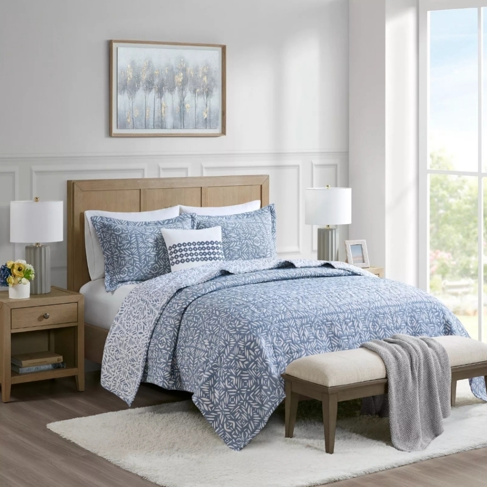 Madison Park Signature Harmony 4pc Oversized Reversible Matelasse Coverlet Blue